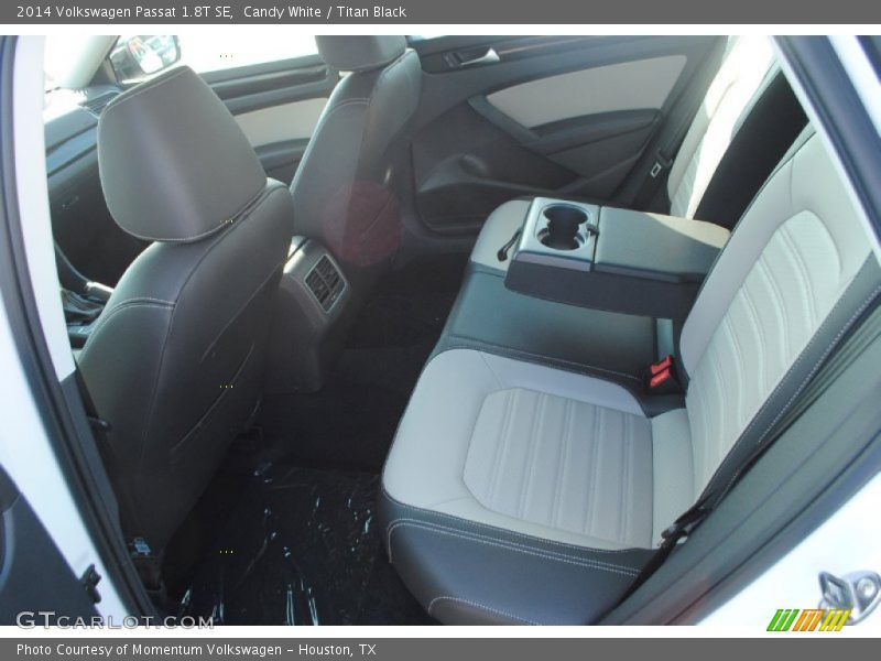 Candy White / Titan Black 2014 Volkswagen Passat 1.8T SE