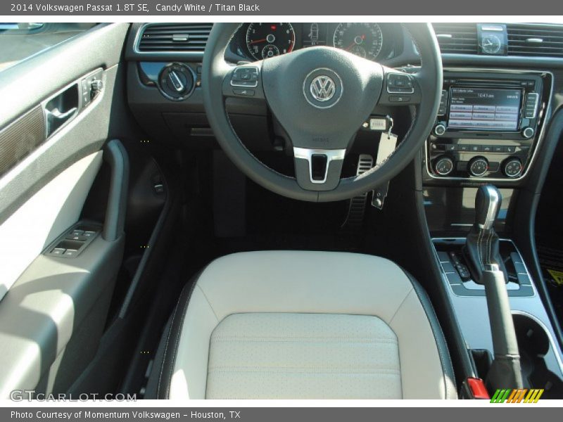 Candy White / Titan Black 2014 Volkswagen Passat 1.8T SE