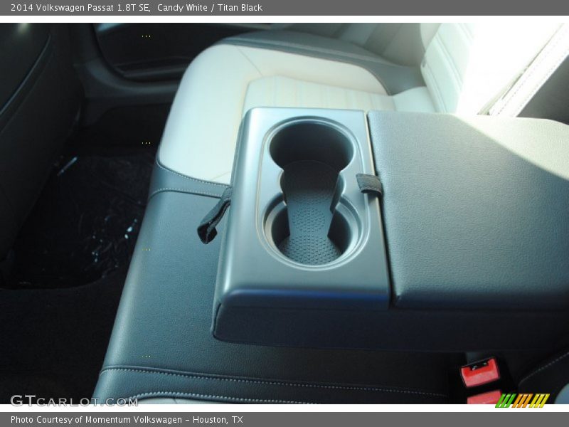 Candy White / Titan Black 2014 Volkswagen Passat 1.8T SE