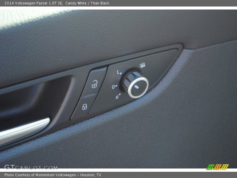 Candy White / Titan Black 2014 Volkswagen Passat 1.8T SE
