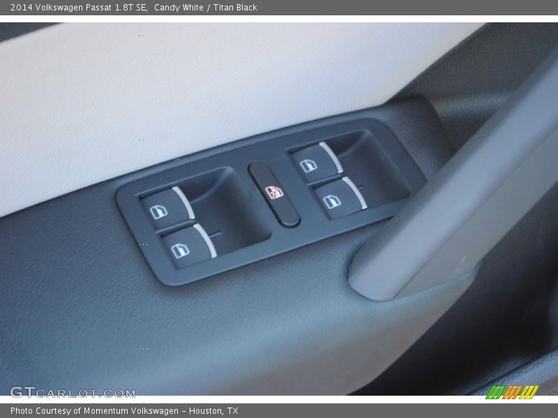 Candy White / Titan Black 2014 Volkswagen Passat 1.8T SE