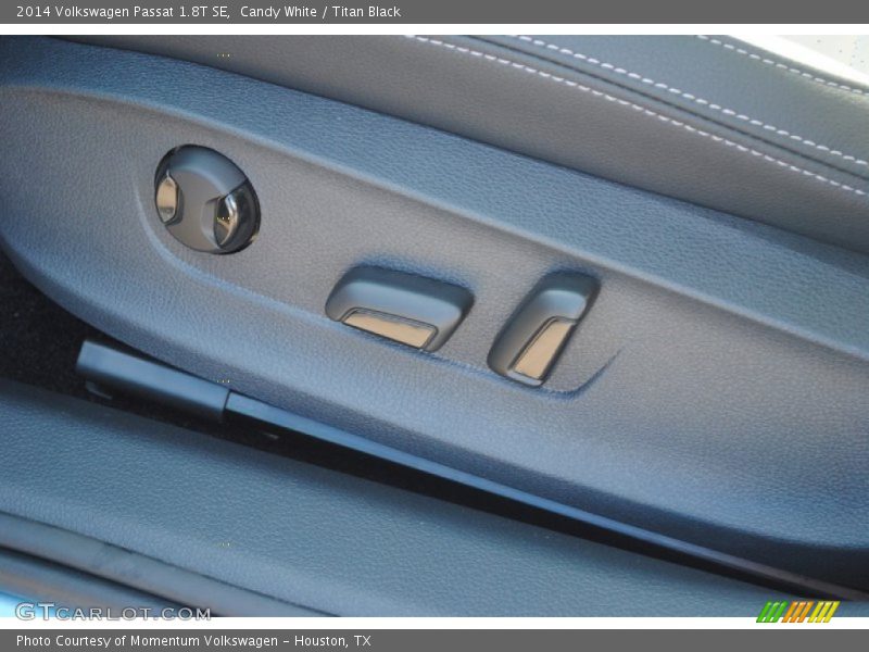 Candy White / Titan Black 2014 Volkswagen Passat 1.8T SE