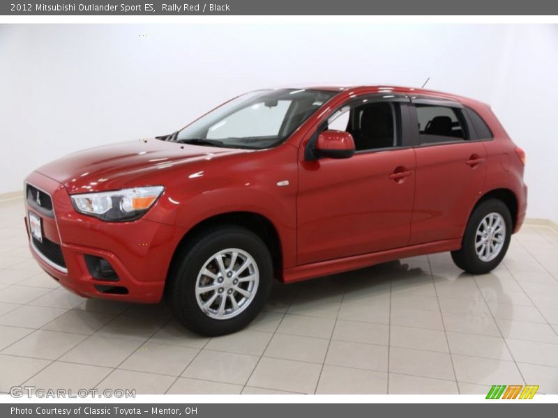 Front 3/4 View of 2012 Outlander Sport ES