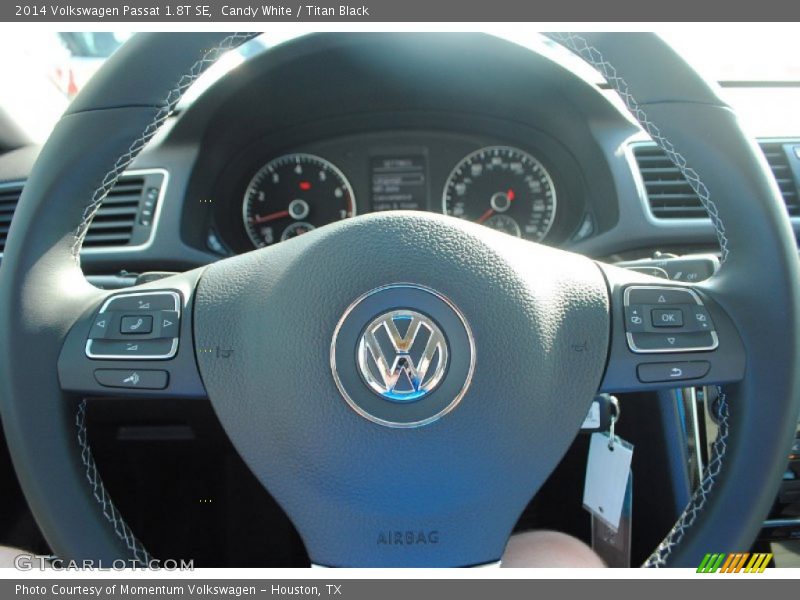 Candy White / Titan Black 2014 Volkswagen Passat 1.8T SE