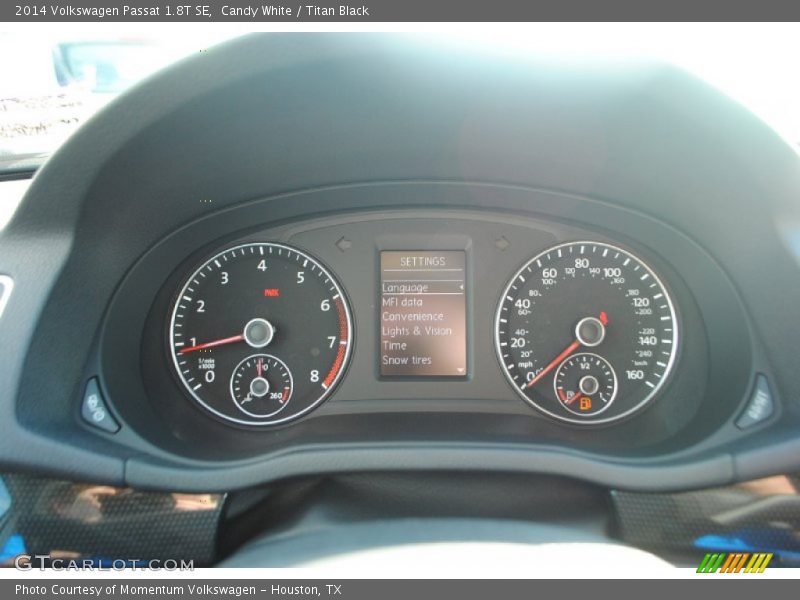 Candy White / Titan Black 2014 Volkswagen Passat 1.8T SE