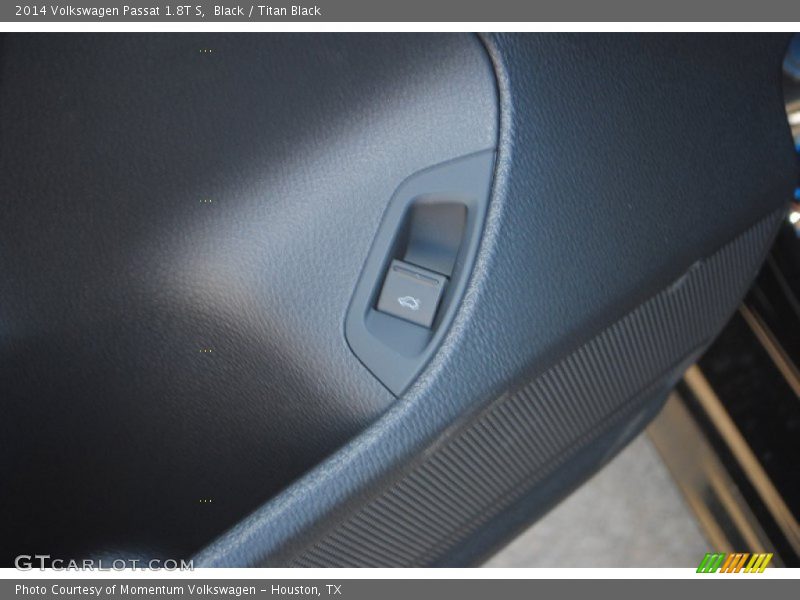 Black / Titan Black 2014 Volkswagen Passat 1.8T S