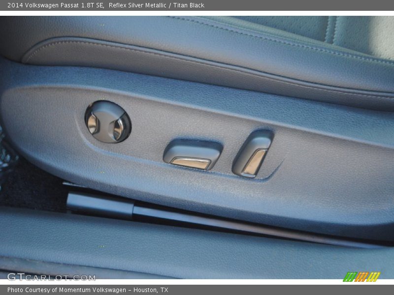 Reflex Silver Metallic / Titan Black 2014 Volkswagen Passat 1.8T SE
