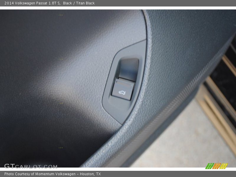 Black / Titan Black 2014 Volkswagen Passat 1.8T S
