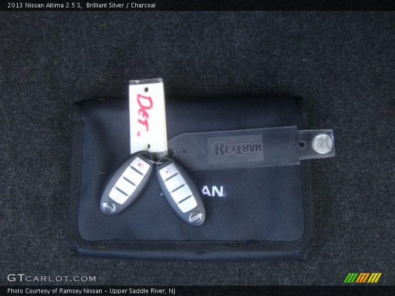 Brilliant Silver / Charcoal 2013 Nissan Altima 2.5 S
