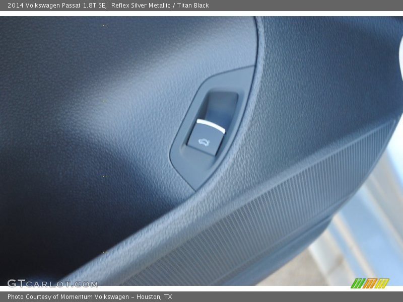 Reflex Silver Metallic / Titan Black 2014 Volkswagen Passat 1.8T SE