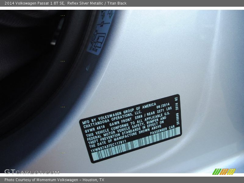 Reflex Silver Metallic / Titan Black 2014 Volkswagen Passat 1.8T SE