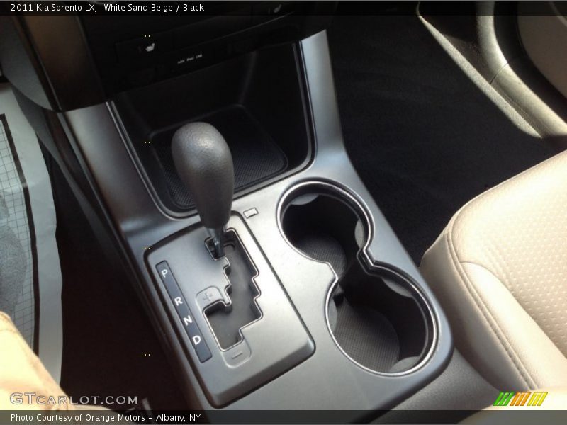 White Sand Beige / Black 2011 Kia Sorento LX