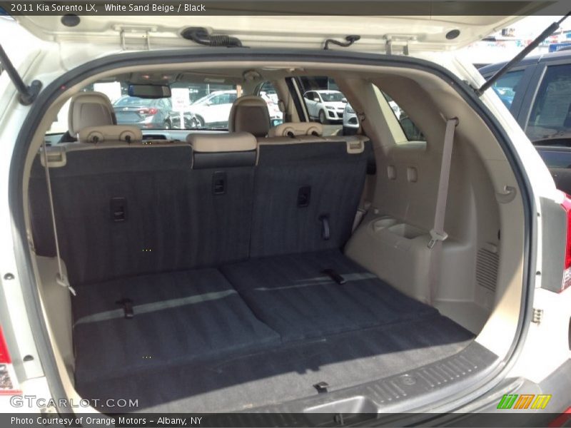White Sand Beige / Black 2011 Kia Sorento LX