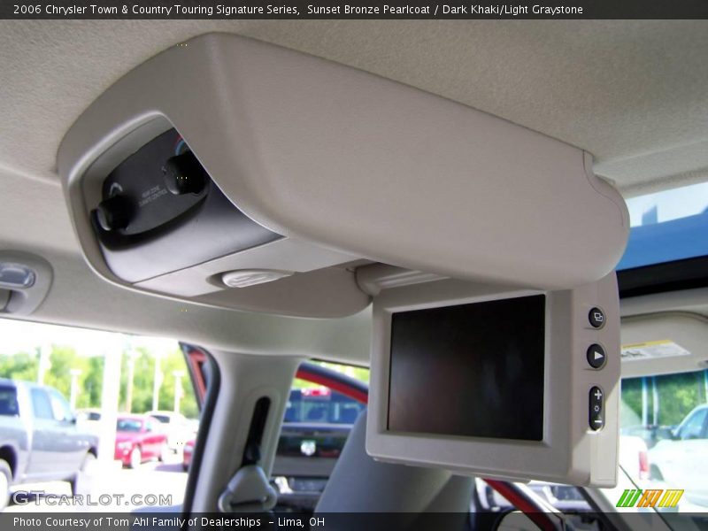 Sunset Bronze Pearlcoat / Dark Khaki/Light Graystone 2006 Chrysler Town & Country Touring Signature Series