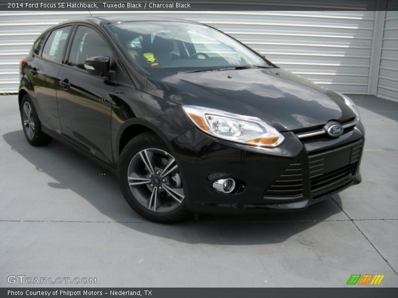 Tuxedo Black / Charcoal Black 2014 Ford Focus SE Hatchback