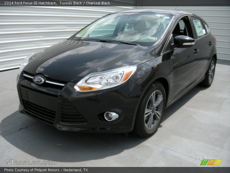 Tuxedo Black / Charcoal Black 2014 Ford Focus SE Hatchback