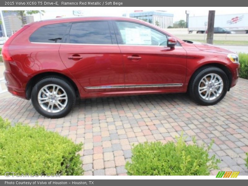 Flamenco Red Metallic / Soft Beige 2015 Volvo XC60 T5 Drive-E