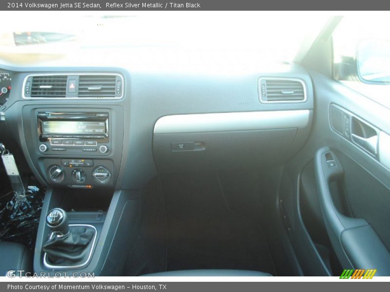 Reflex Silver Metallic / Titan Black 2014 Volkswagen Jetta SE Sedan