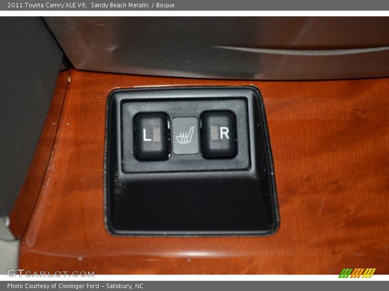 Sandy Beach Metallic / Bisque 2011 Toyota Camry XLE V6