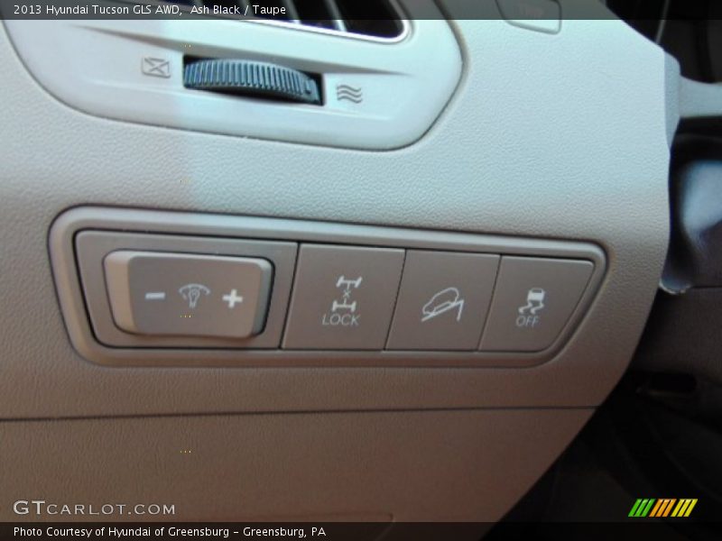 Ash Black / Taupe 2013 Hyundai Tucson GLS AWD