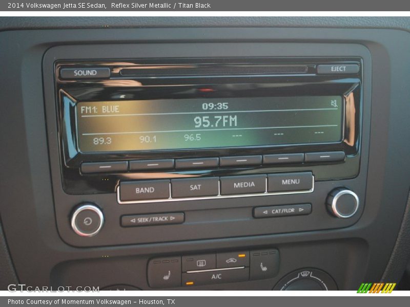 Reflex Silver Metallic / Titan Black 2014 Volkswagen Jetta SE Sedan