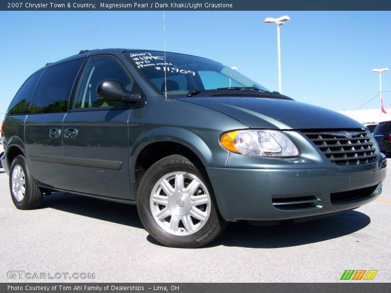 Magnesium Pearl / Dark Khaki/Light Graystone 2007 Chrysler Town & Country