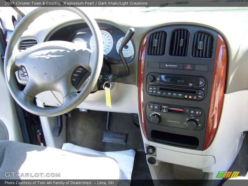 Magnesium Pearl / Dark Khaki/Light Graystone 2007 Chrysler Town & Country