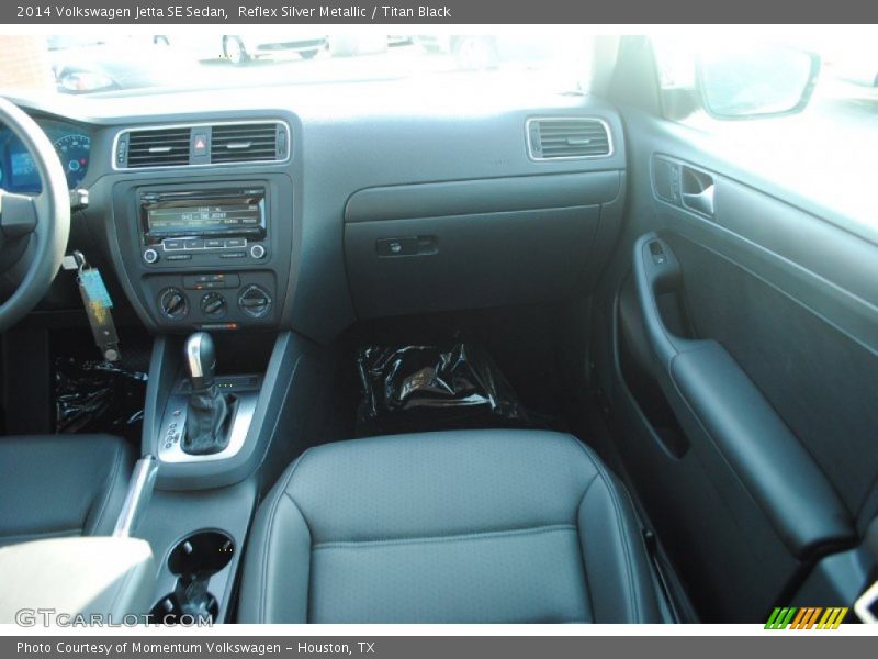 Reflex Silver Metallic / Titan Black 2014 Volkswagen Jetta SE Sedan