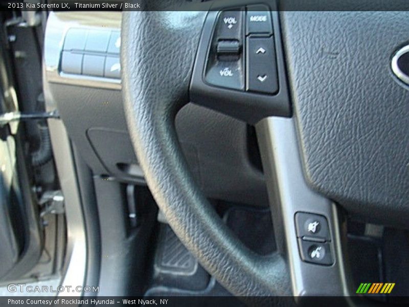 Titanium Silver / Black 2013 Kia Sorento LX