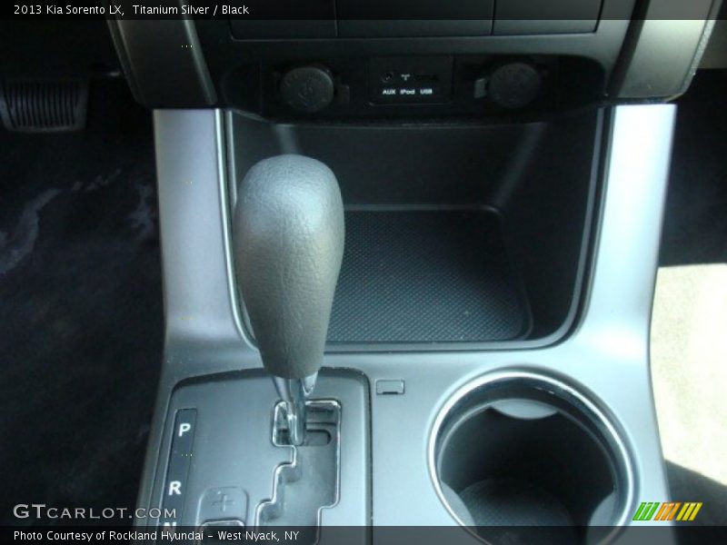 Titanium Silver / Black 2013 Kia Sorento LX