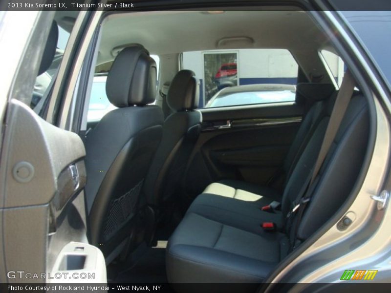 Titanium Silver / Black 2013 Kia Sorento LX