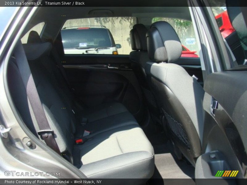 Titanium Silver / Black 2013 Kia Sorento LX