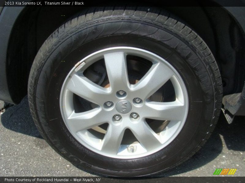 Titanium Silver / Black 2013 Kia Sorento LX