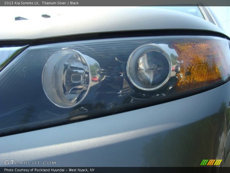 Titanium Silver / Black 2013 Kia Sorento LX