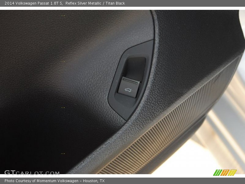 Reflex Silver Metallic / Titan Black 2014 Volkswagen Passat 1.8T S