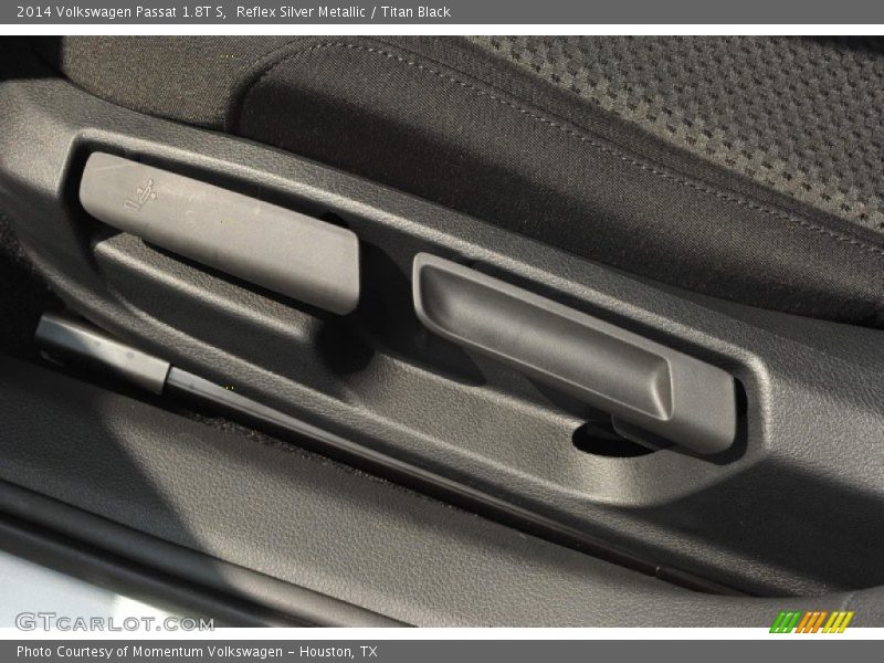 Reflex Silver Metallic / Titan Black 2014 Volkswagen Passat 1.8T S