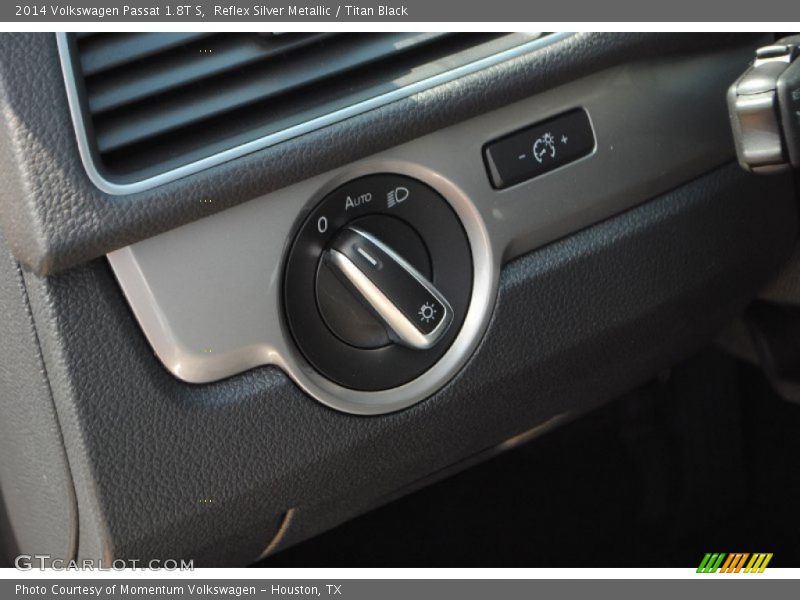 Reflex Silver Metallic / Titan Black 2014 Volkswagen Passat 1.8T S
