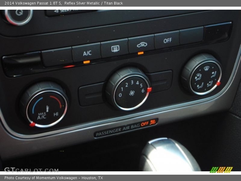Reflex Silver Metallic / Titan Black 2014 Volkswagen Passat 1.8T S
