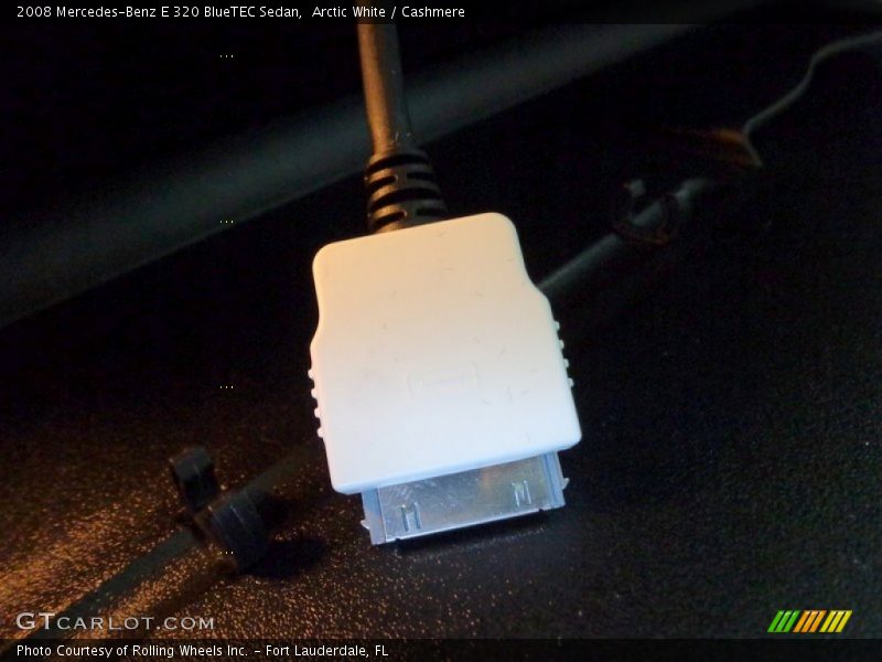 Arctic White / Cashmere 2008 Mercedes-Benz E 320 BlueTEC Sedan