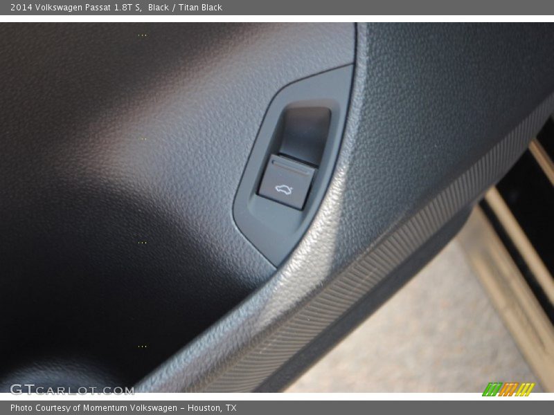 Black / Titan Black 2014 Volkswagen Passat 1.8T S
