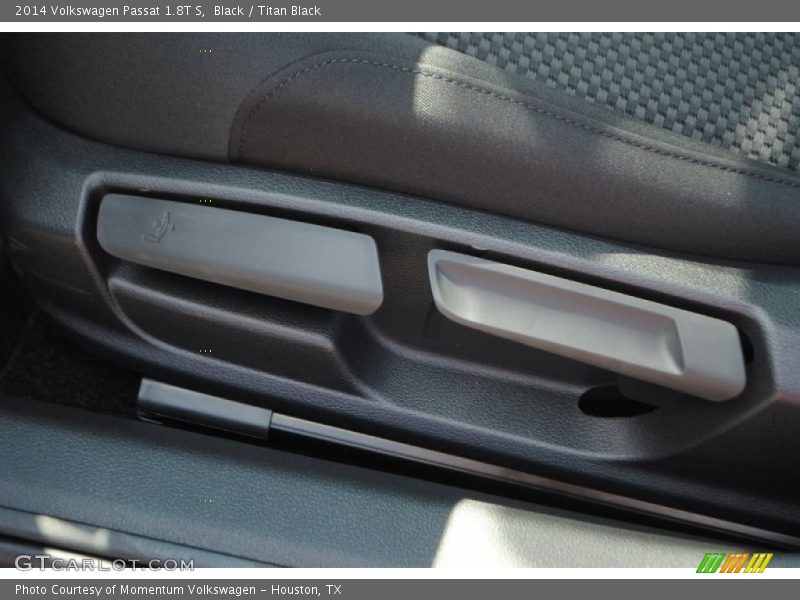 Black / Titan Black 2014 Volkswagen Passat 1.8T S