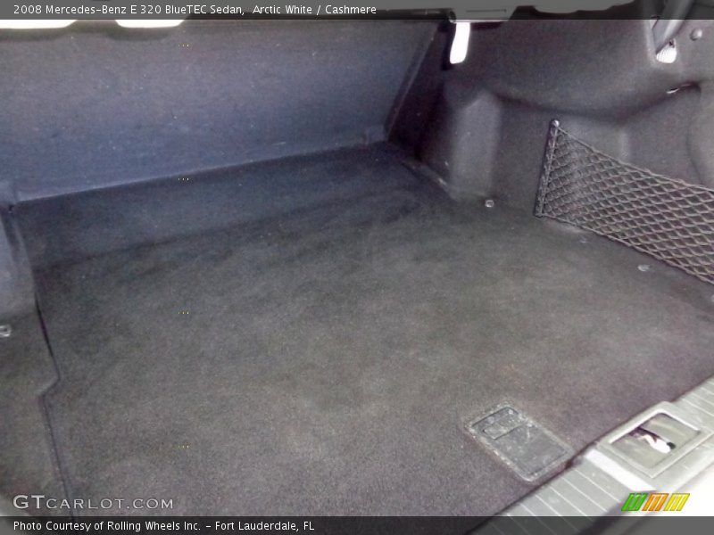 Arctic White / Cashmere 2008 Mercedes-Benz E 320 BlueTEC Sedan