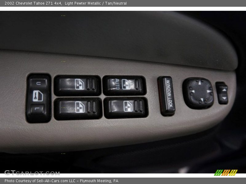 Light Pewter Metallic / Tan/Neutral 2002 Chevrolet Tahoe Z71 4x4