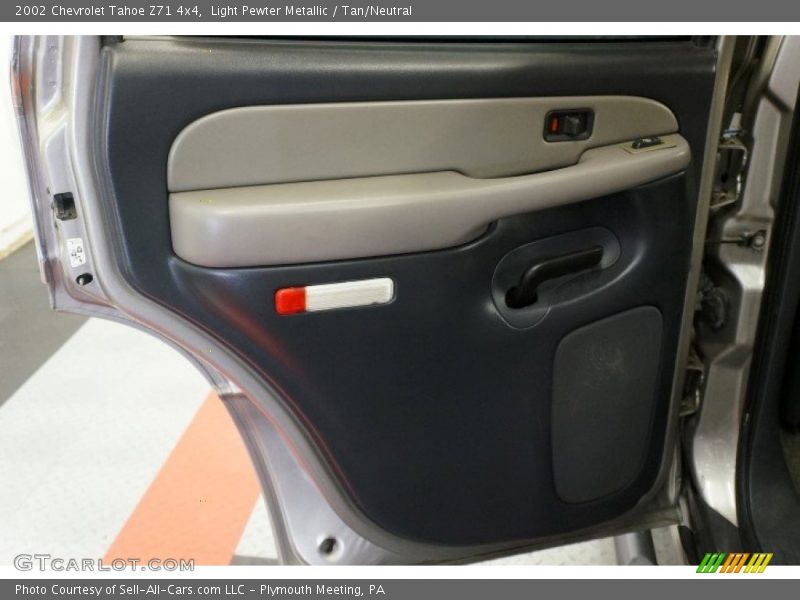 Light Pewter Metallic / Tan/Neutral 2002 Chevrolet Tahoe Z71 4x4