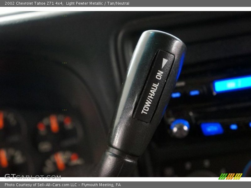 Light Pewter Metallic / Tan/Neutral 2002 Chevrolet Tahoe Z71 4x4