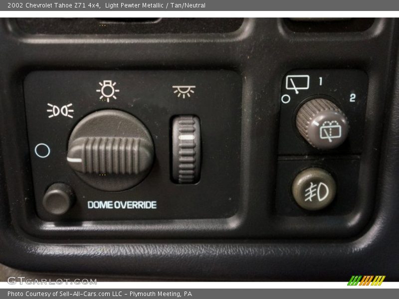 Light Pewter Metallic / Tan/Neutral 2002 Chevrolet Tahoe Z71 4x4