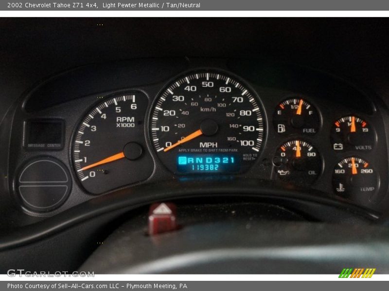 Light Pewter Metallic / Tan/Neutral 2002 Chevrolet Tahoe Z71 4x4