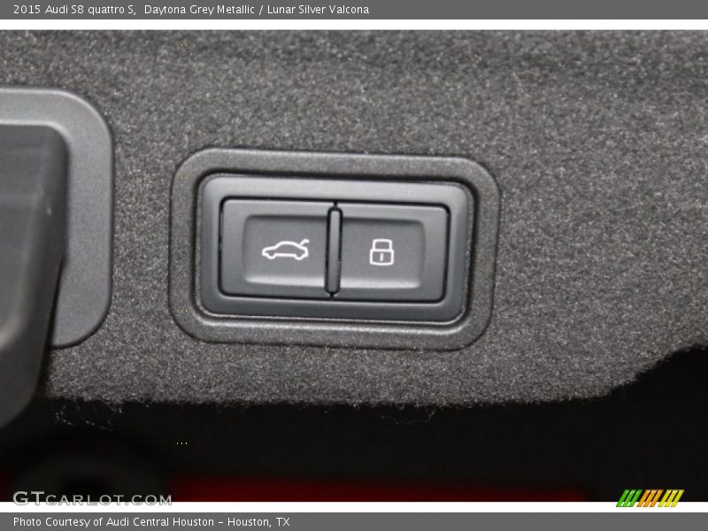 Daytona Grey Metallic / Lunar Silver Valcona 2015 Audi S8 quattro S