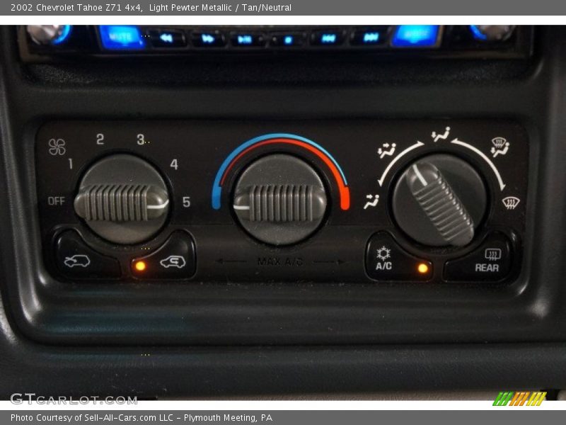 Light Pewter Metallic / Tan/Neutral 2002 Chevrolet Tahoe Z71 4x4
