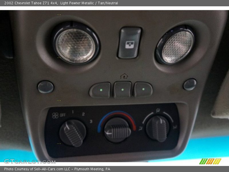 Light Pewter Metallic / Tan/Neutral 2002 Chevrolet Tahoe Z71 4x4